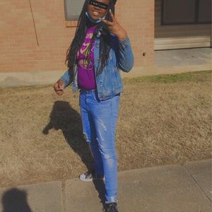 Meet your Posher, Denisha